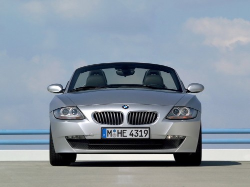 Характеристики автомобиля BMW Z4 2.0i MT (01.2006 - 08.2008): фото, вместимость, скорость, двигатель, топливо, масса, отзывы