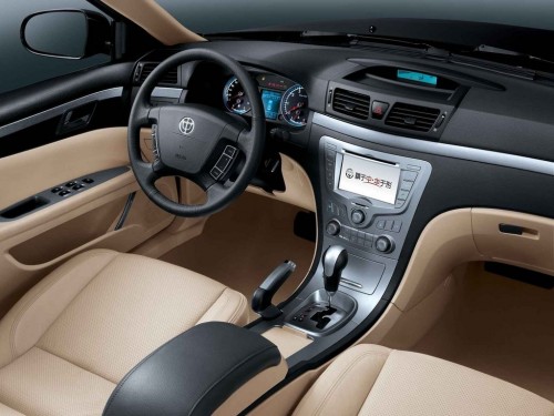 Характеристики автомобиля Brilliance M1 2.0 AT Comfort (09.2009 - 12.2012): фото, вместимость, скорость, двигатель, топливо, масса, отзывы