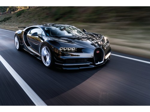 Характеристики автомобиля Bugatti Chiron 8.0 DSG Pur Sport (03.2020 - н.в.): фото, вместимость, скорость, двигатель, топливо, масса, отзывы