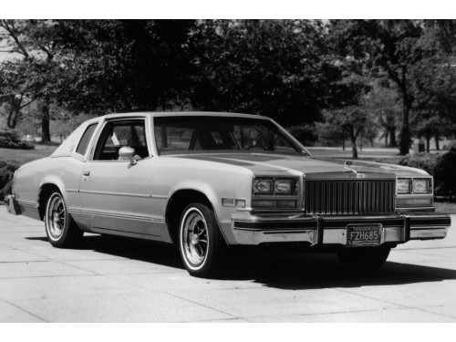 Характеристики автомобиля Buick Riviera 6.6 AT Riviera (10.1976 - 09.1977): фото, вместимость, скорость, двигатель, топливо, масса, отзывы