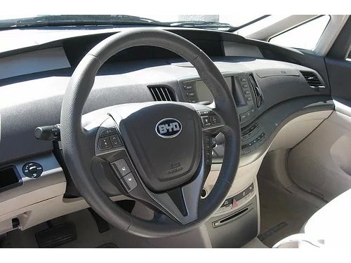 Характеристики автомобиля BYD e6 82 kWh (01.2016 - 02.2021): фото, вместимость, скорость, двигатель, топливо, масса, отзывы
