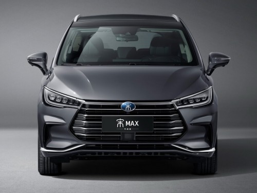 Характеристики автомобиля BYD Song Max PHEV 1.5 DM-i Executive (01.2022 - н.в.): фото, вместимость, скорость, двигатель, топливо, масса, отзывы