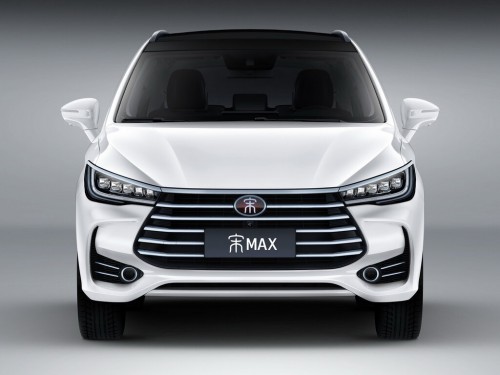 Характеристики автомобиля BYD Song Max PHEV 1.5 AMT DM 81 km (03.2019 - 08.2022): фото, вместимость, скорость, двигатель, топливо, масса, отзывы
