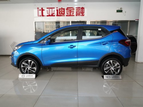 Характеристики автомобиля BYD Yuan EV360 42 kWh Dazzle Cool (03.2018 - 02.2019): фото, вместимость, скорость, двигатель, топливо, масса, отзывы
