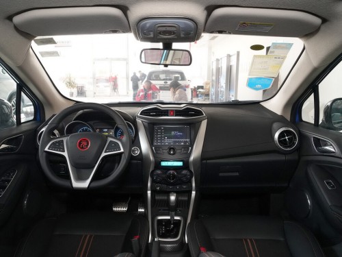 Характеристики автомобиля BYD Yuan EV360 42 kWh Dazzle Cool (03.2018 - 02.2019): фото, вместимость, скорость, двигатель, топливо, масса, отзывы