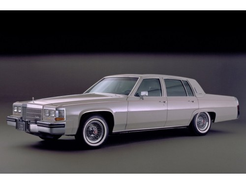 Характеристики автомобиля Cadillac DeVille 4.1 AT Sedan de Ville HT-4100 (10.1982 - 04.1984): фото, вместимость, скорость, двигатель, топливо, масса, отзывы