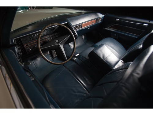 Характеристики автомобиля Cadillac DeVille 7.7 AT Hardtop Sedan de Ville (version for Europe, Australia export) (01.1969 - 09.1969): фото, вместимость, скорость, двигатель, топливо, масса, отзывы