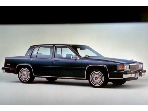 Характеристики автомобиля Cadillac DeVille 4.1 AT Sedan de Ville d Elegance (06.1986 - 05.1987): фото, вместимость, скорость, двигатель, топливо, масса, отзывы