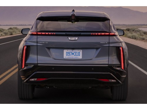 Характеристики автомобиля Cadillac Lyriq 102 kWh Sport 1 (02.2023 - н.в.): фото, вместимость, скорость, двигатель, топливо, масса, отзывы