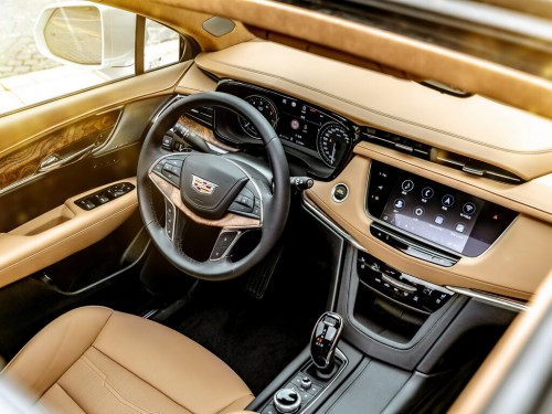 Характеристики автомобиля Cadillac XT5 2.0T AT 28T Technology (06.2019 - 01.2020): фото, вместимость, скорость, двигатель, топливо, масса, отзывы