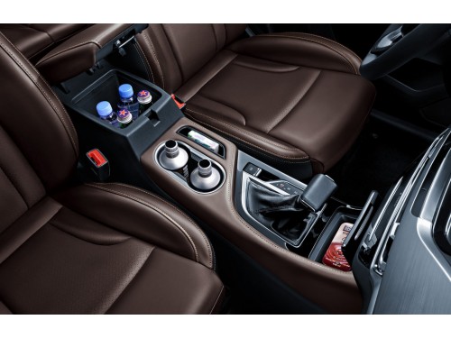 Характеристики автомобиля Changan CS35 Plus 1.6 MT Luxury (08.2023 - н.в.): фото, вместимость, скорость, двигатель, топливо, масса, отзывы