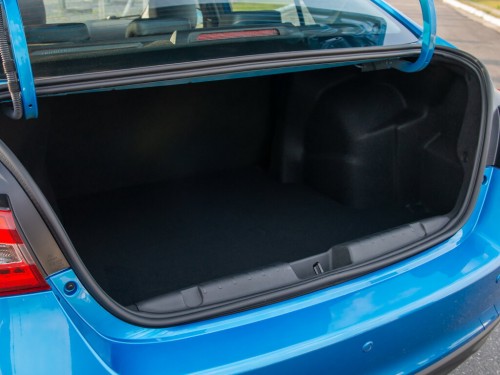 Характеристики автомобиля Chery Arrizo 5e 54.3 kWh Exclusive (12.2018 - 10.2022): фото, вместимость, скорость, двигатель, топливо, масса, отзывы