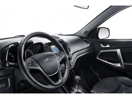 Характеристики автомобиля Chery Tiggo 5 2.0 CVT Luxury (01.2015 - 11.2016): фото, вместимость, скорость, двигатель, топливо, масса, отзывы