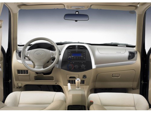 Характеристики автомобиля Chery Tiggo T11 1.6 MT Comfortable (11.2005 - 10.2008): фото, вместимость, скорость, двигатель, топливо, масса, отзывы