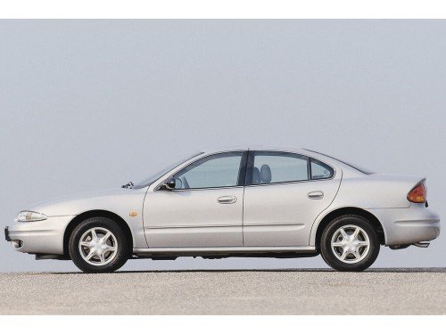 Характеристики автомобиля Chevrolet Alero 2.4 MT GL1 (04.1999 - 04.2001): фото, вместимость, скорость, двигатель, топливо, масса, отзывы