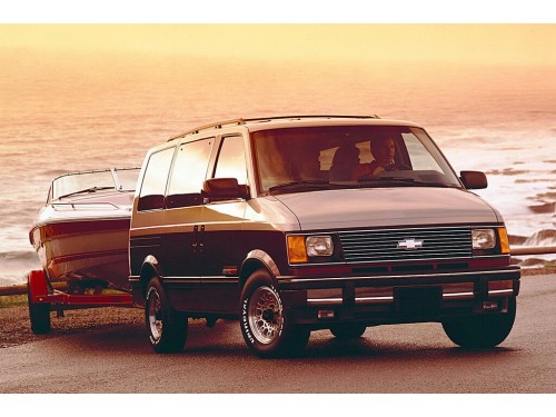 Характеристики автомобиля Chevrolet Astro 4.3 AT Astro Extended CS (03.1984 - 05.1985): фото, вместимость, скорость, двигатель, топливо, масса, отзывы