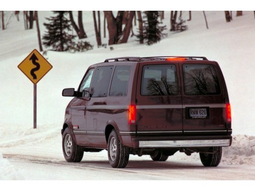 Характеристики автомобиля Chevrolet Astro 4.3 MT AWD Astro Extended Luxury Touring (06.1992 - 05.1994): фото, вместимость, скорость, двигатель, топливо, масса, отзывы