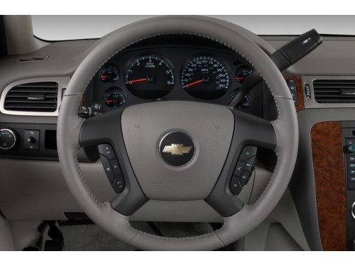 Характеристики автомобиля Chevrolet Avalanche 5.3 AT LS (05.2008 - 04.2013): фото, вместимость, скорость, двигатель, топливо, масса, отзывы