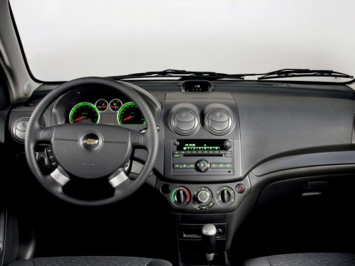Характеристики автомобиля Chevrolet Aveo 1.2 MT LT (03.2008 - 07.2009): фото, вместимость, скорость, двигатель, топливо, масса, отзывы