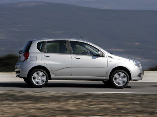 Характеристики автомобиля Chevrolet Aveo 1.2 MT LT (03.2008 - 07.2009): фото, вместимость, скорость, двигатель, топливо, масса, отзывы