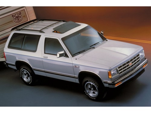 Характеристики автомобиля Chevrolet Blazer S-10 1.9 MT4 Blazer S-10 (05.1982 - 06.1985): фото, вместимость, скорость, двигатель, топливо, масса, отзывы