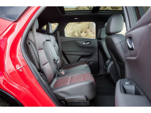 Характеристики автомобиля Chevrolet Blazer 3.6 AT AWD Blazer V6 with cloth (01.2019 - 04.2020): фото, вместимость, скорость, двигатель, топливо, масса, отзывы