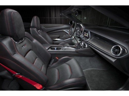 Характеристики автомобиля Chevrolet Camaro 2.0 AT 1LT (11.2015 - 09.2018): фото, вместимость, скорость, двигатель, топливо, масса, отзывы