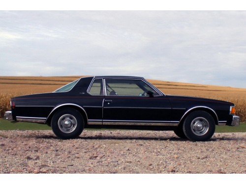Характеристики автомобиля Chevrolet Caprice 4.1 AT Caprice Classic Coupe (California) (10.1977 - 09.1978): фото, вместимость, скорость, двигатель, топливо, масса, отзывы