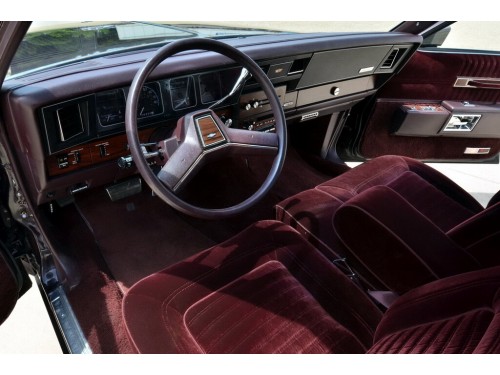 Характеристики автомобиля Chevrolet Caprice 4.3 AT Caprice Classic Brougham LS Sedan Overdrive (10.1986 - 09.1988): фото, вместимость, скорость, двигатель, топливо, масса, отзывы