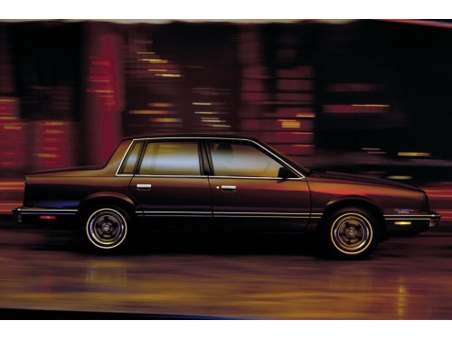 Характеристики автомобиля Chevrolet Celebrity 2.5 MT Celebrity (10.1983 - 08.1986): фото, вместимость, скорость, двигатель, топливо, масса, отзывы