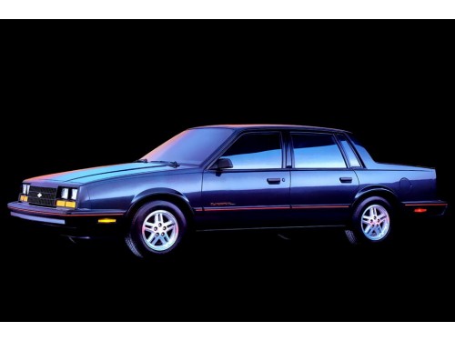 Характеристики автомобиля Chevrolet Celebrity 2.8 AT Celebrity overdrive (10.1983 - 08.1986): фото, вместимость, скорость, двигатель, топливо, масса, отзывы