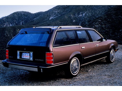 Характеристики автомобиля Chevrolet Celebrity 2.8 MFI AT Celebrity overdrive (09.1985 - 08.1986): фото, вместимость, скорость, двигатель, топливо, масса, отзывы