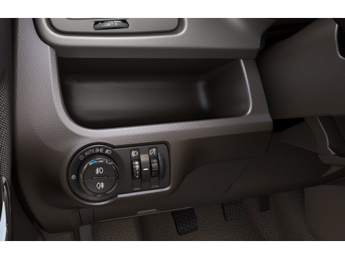 Характеристики автомобиля Chevrolet Cobalt 1.5 AT LTZ (01.2013 - 03.2015): фото, вместимость, скорость, двигатель, топливо, масса, отзывы