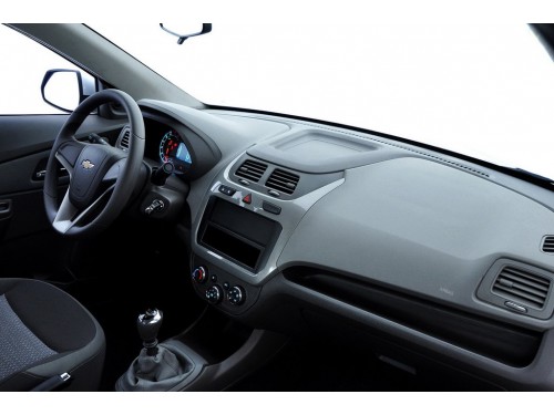 Характеристики автомобиля Chevrolet Cobalt 1.4 EconoFlex MT LTZ (11.2011 - 08.2015): фото, вместимость, скорость, двигатель, топливо, масса, отзывы