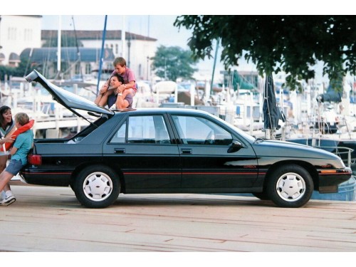 Характеристики автомобиля Chevrolet Corsica 2.2 MT LT (07.1989 - 06.1991): фото, вместимость, скорость, двигатель, топливо, масса, отзывы
