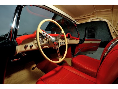Характеристики автомобиля Chevrolet Corvette 4.6 AT Powerglide (11.1956 - 10.1957): фото, вместимость, скорость, двигатель, топливо, масса, отзывы