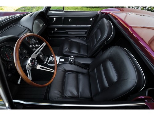 Характеристики автомобиля Chevrolet Corvette 5.4 MT Sting Ray 4-gear (08.1962 - 10.1965): фото, вместимость, скорость, двигатель, топливо, масса, отзывы