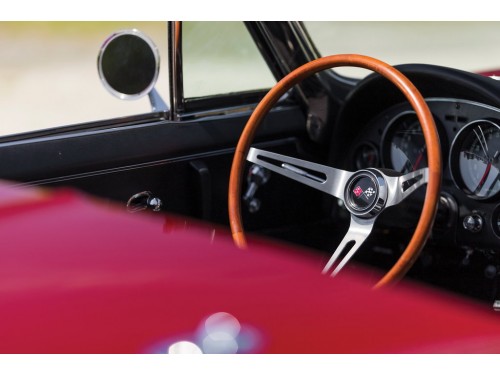 Характеристики автомобиля Chevrolet Corvette 5.4 MT Sting Ray 3-gear (08.1962 - 10.1965): фото, вместимость, скорость, двигатель, топливо, масса, отзывы