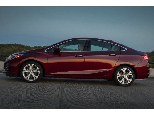 Характеристики автомобиля Chevrolet Cruze 1.4 MT LT (03.2016 - 03.2018): фото, вместимость, скорость, двигатель, топливо, масса, отзывы