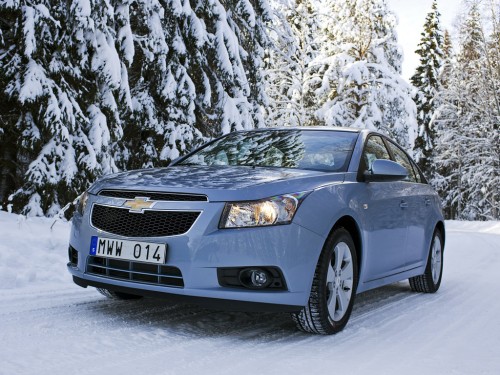 Характеристики автомобиля Chevrolet Cruze 1.6 AT LS (10.2008 - 12.2010): фото, вместимость, скорость, двигатель, топливо, масса, отзывы