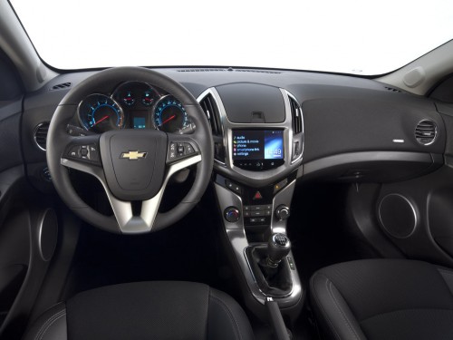 Характеристики автомобиля Chevrolet Cruze 1.4T MT LTZ+ (12.2012 - 10.2015): фото, вместимость, скорость, двигатель, топливо, масса, отзывы