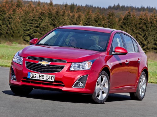Характеристики автомобиля Chevrolet Cruze 1.6 MT LS (06.2012 - 12.2013): фото, вместимость, скорость, двигатель, топливо, масса, отзывы