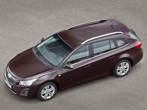 Характеристики автомобиля Chevrolet Cruze 1.4 MT LT (01.2014 - 10.2015): фото, вместимость, скорость, двигатель, топливо, масса, отзывы