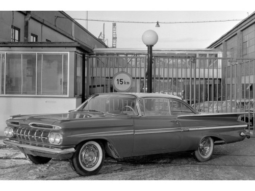 Характеристики автомобиля Chevrolet Impala 4.6i MT3 Impala Sport Coupe (10.1958 - 09.1959): фото, вместимость, скорость, двигатель, топливо, масса, отзывы