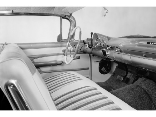 Характеристики автомобиля Chevrolet Impala 4.6i AT2 Impala Sport Coupe (10.1958 - 09.1959): фото, вместимость, скорость, двигатель, топливо, масса, отзывы