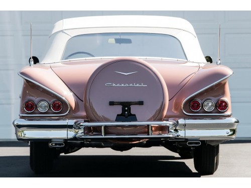 Характеристики автомобиля Chevrolet Impala 4.6 AT2 Impala Convertible (10.1957 - 09.1958): фото, вместимость, скорость, двигатель, топливо, масса, отзывы