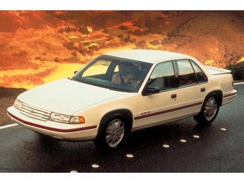 Характеристики автомобиля Chevrolet Lumina 2.2 AT Lumina (09.1992 - 08.1993): фото, вместимость, скорость, двигатель, топливо, масса, отзывы