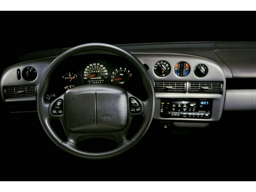 Характеристики автомобиля Chevrolet Lumina 3.1 AT Lumina LS (05.1996 - 04.1999): фото, вместимость, скорость, двигатель, топливо, масса, отзывы
