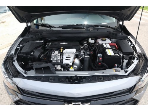 Характеристики автомобиля Chevrolet Monza 1.0T DCT Mild-Hybrid Redline Express Edition 320T (04.2020 - 08.2022): фото, вместимость, скорость, двигатель, топливо, масса, отзывы