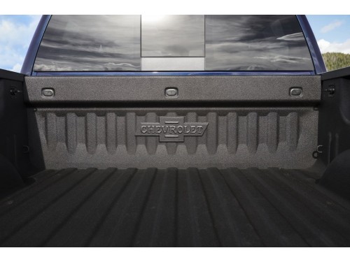 Характеристики автомобиля Chevrolet Silverado 4.3 AT 4x4 Crew Cab Short Box 1500 LT (10.2015 - 09.2019): фото, вместимость, скорость, двигатель, топливо, масса, отзывы